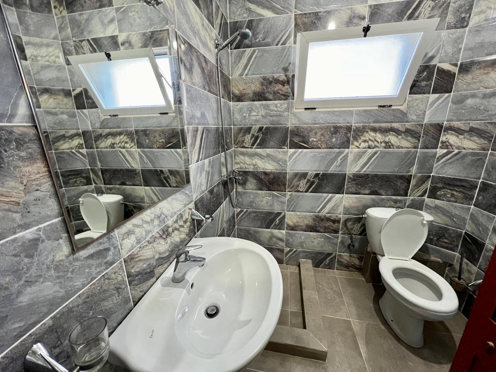Redi'S Seaview Apartments Sarande Luaran gambar