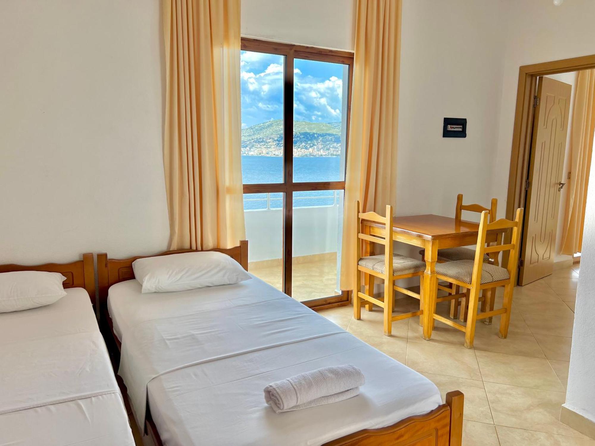 Redi'S Seaview Apartments Sarande Luaran gambar